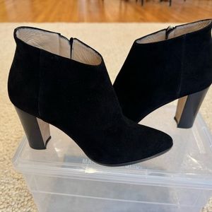 Manolo Blahnik booties black suede size 38
